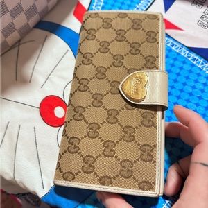 gucci wallet